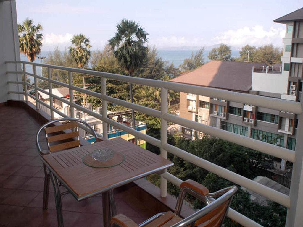 Apartments At View Talay Pattaya Extérieur photo